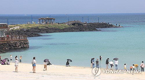 제주 낮 최고 28도 '초여름 무더위' 기승, 평년 상회하는 고온 현상에 해안가 너울 특보