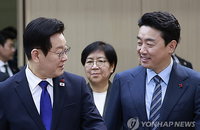 이재명 정부 1년, 의대 정원 3342명 증원 및 생계급여 207만원 시대 열었다