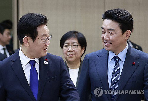 이재명 정부 1년, 의대 정원 3342명 증원 및 생계급여 207만원 시대 열었다