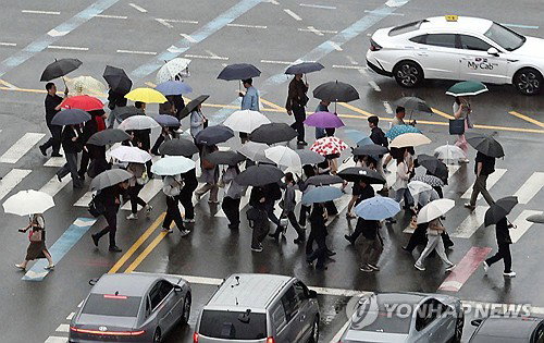 6월 시작과 함께 낮 최고 32도 기록하며 초여름 무더위 진입&hellip;제주&middot;남해안 150mm 폭우 예고