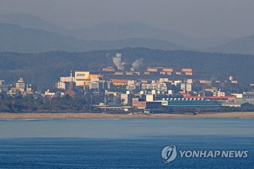 불황의 늪 빠진 철강업계, 포스코 7.1%&middot;현대제철 150% 인상 요구에 '내우외환' 심화