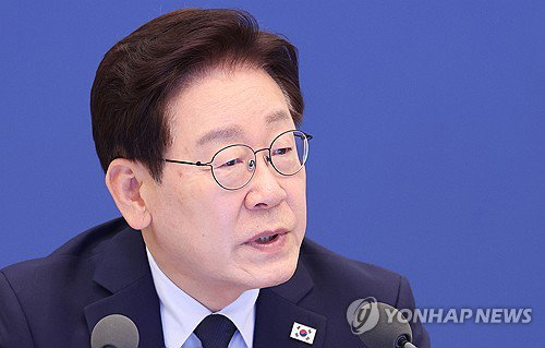 60%선 무너진 이재명 대통령 지지도 59.1% 기록&hellip;경제 호재 속 안전 악재가 발목 잡았다