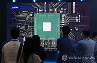 반도체 비중 42% 돌파한 한국 수출, 877억 달러로 역대 최대 실적 경신