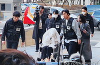 '반포대교 추락' 포르쉐 운전자에 프로포폴 공급한 성형외과 원장 구속기소