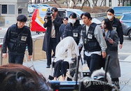 '반포대교 추락' 포르쉐 운전자에 프로포폴 공급한 성형외과 원장 구속기소
