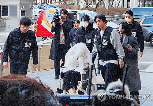 '반포대교 추락' 포르쉐 운전자에 프로포폴 공급한 성형외과 원장 구속기소