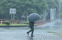 제주·남부 최대 80mm 집중호우 비상, 서울 33도 가마솥더위와 극명한 대조