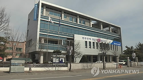 충북선관위, '불법 현수막 80개' 게시 시민단체 대표 고발... 선거법 위반 엄정 대응