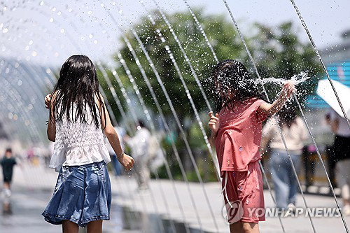 지방선거일 전국 32도 육박하는 초여름 무더위... 오존&middot;소나기&middot;안개 '3중고'