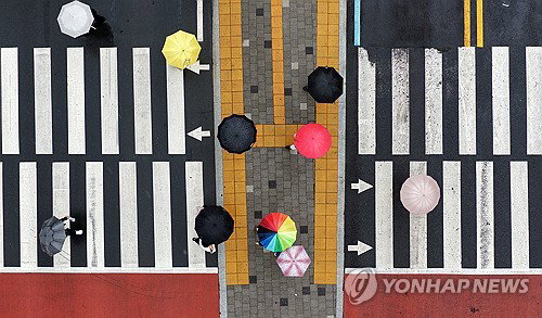 제9회 지방선거일 대구&middot;경북 낮 최고 33도 폭염 속 기습 소나기&middot;우박 주의보