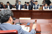 210만 플랫폼 종사자 운명 가를 '도급제 최저임금' 심의 착수... 시장 질서 재편 예고