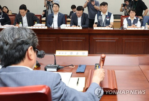 210만 플랫폼 종사자 운명 가를 '도급제 최저임금' 심의 착수... 시장 질서 재편 예고