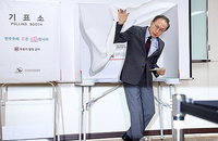 이명박 전 대통령, 제9회 지방선거 본투표 참여… "투표는 국민의 의무" 강조