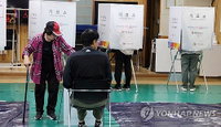 제주 230개 투표소 본투표 개시, 오전 9시 투표율 7.5%로 지난 선거 상회