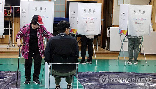 제주 230개 투표소 본투표 개시, 오전 9시 투표율 7.5%로 지난 선거 상회