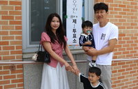 다둥이 가족 5명 투표… 이주여성 '첫 한국인' 실감