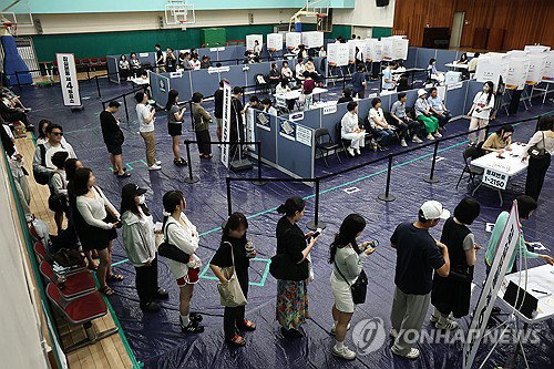 제9회 지방선거 투표율 51.9% 돌파&hellip;4년 전보다 8.8%p 급증하며 '민심 분출'