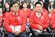 민주당 광역단체장 11곳 압승 예고... 국민의힘 참패 충격 속 '투표용지 부족' 선관위 질타