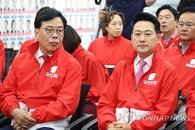 국민의힘 광역단체장 1곳 우세 충격... 송언석 "접전지 개표 끝까지 봐야"
