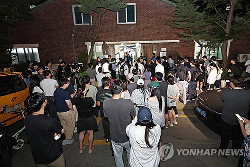 서울 송파구 투표용지 고갈로 투표 중단 초유의 사태&hellip; 선관위 수뇌부 '직무유기' 경찰 고발