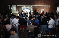 송파구 잠실7동 투표용지 부족으로 투표시간 10시까지 연장... 선관위 "경찰 협조 요청"
