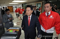 국민의힘, '투표용지 부족' 사태에 선거 무효 소송 및 개표 참관인 전원 철수 선언