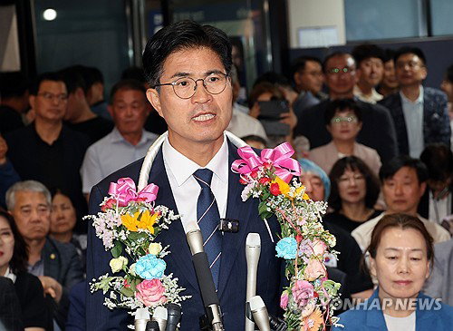 이원택, 10%P 차 압승! 전북 '새만금 3천억 복원' 약속 지킬까