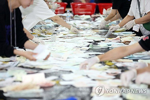 광주&middot;전남 기초단체장 현역 생환율 52% 기록&hellip; 민심은 '안정 속 인적 쇄신' 선택