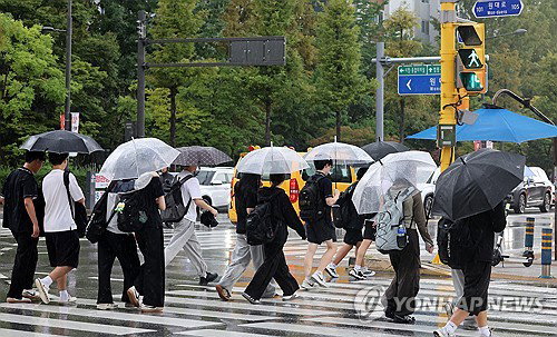 강원 내륙&middot;산지 최대 80㎜ 국지성 소나기&hellip;돌풍&middot;우박 동반한 불안정한 대기 정체