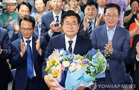 인천의 선택은 박찬대, 53.5% 득표로 시장직 탈환하며 '현직 연임 잔혹사' 이어가