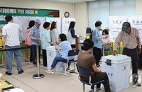 인천 기초단체장 민심 대이동... 더불어민주당 8곳 압승하며 4년 전 패배 설욕