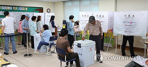 인천 기초단체장 민심 대이동... 더불어민주당 8곳 압승하며 4년 전 패배 설욕