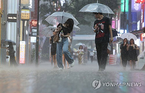 상하층 기온 차 40도 대기 불안정 심화... 전국 &lsquo;우박 동반&rsquo; 80㎜ 소나기 주의보
