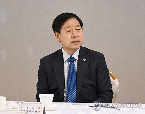 정부, 환율 쏠림 현상에 '즉각 개입' 경고&hellip;시장 안정화 위해 가용 수단 총동원