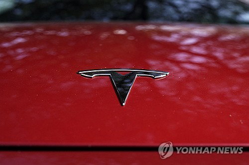 테슬라 독주에 수입차 시장 대격변&hellip; 전기차 비중 50% 육박하며 내연기관 압도