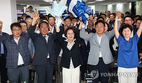 추미애, 15.67%p 차로 경기도 탈환&hellip;헌정 사상 첫 여성 광역단체장 탄생
