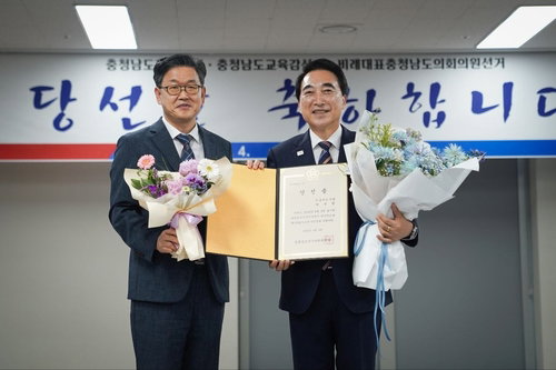 '풀꽃' 박수현, 낙선 아픔 딛고 '도민 경청' 첫 행보