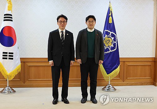 '총리 위원' 허승규, 녹색당 14년 만에 첫 당선