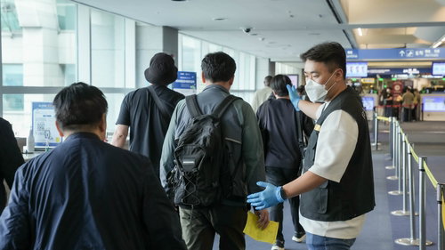 12년 만 에볼라 총력 검역, 인천공항 최전선 '타깃 방역' 뚫릴까