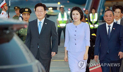 이재명, 인도 마치자마자 베트남행…3박4일 연쇄외교
