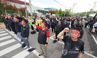 진주 화물연대 집회서 차량 돌진…정치권 일제히 책임 규명 촉구
