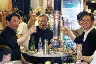 젠슨 황 홍대 '삼겹살·치킨' 만찬…구광모 '막내', 이해진 '골든벨'에 '피지컬 AI 동맹' 초석