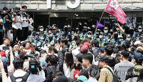 6천명 '개표소 봉쇄' 14시간째… '청와대 집결' 불씨 국가 혼란 예고