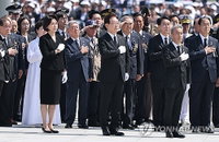 500명 '재선거' 개표소 봉쇄…환율 17년만 1560원선 돌파 '경제 비상'