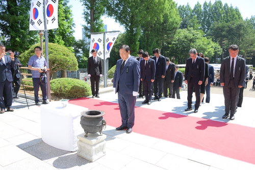 3천명 모인 대전현충원…충청, 호국영령 뜻 계승 다짐