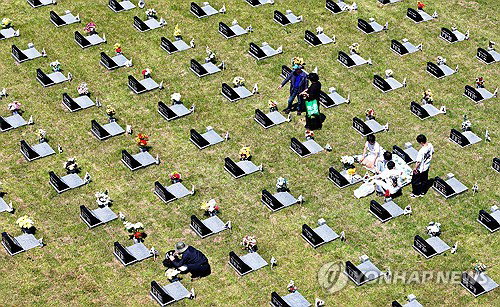 71년 전 아버지의 희생…76세 딸 '가족사진'에 담다