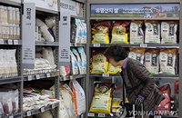“식량가격지수 하락” 안심 일렀나… 밥상 위 쌀·밀·설탕 ‘불안’ 폭증