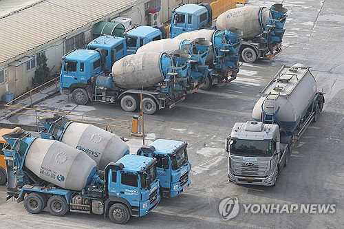 수도권 레미콘 1만1천대 멈춘다…반도체 공정 '빨간불'