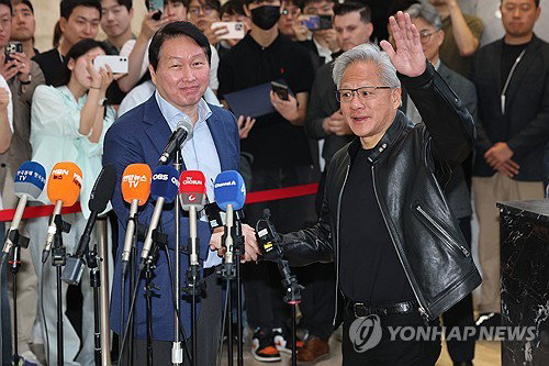 'AI 황제' 젠슨 황, 「주가 폭락은 할인」 역설