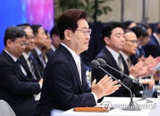 이재명 대통령 취임 1주년, 민주주의·통상·민생 3대 위기 정면 돌파 의지 표명